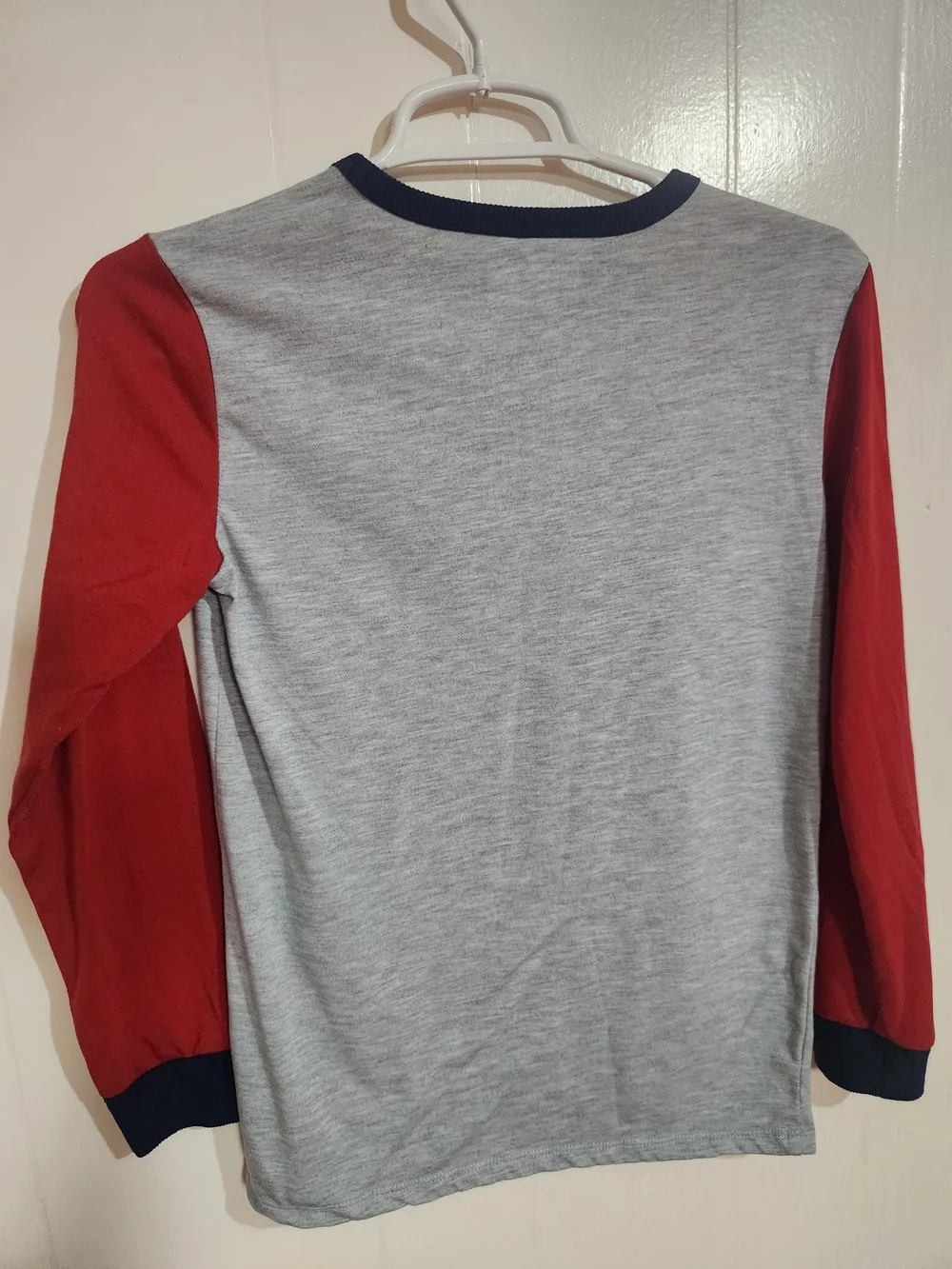 Eddie Bauer Boys Gray Long-Sleeve Tee with Red Sleeves Sporty Baseball 10/12